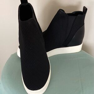 Steve Madden Ditta — Fabric and faux leather casual bootie size 8.